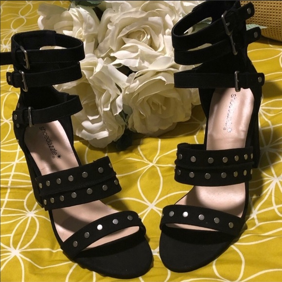 (Size 8 left) Studded block heel sandals - Picture 3 of 6